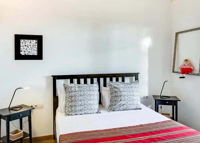 Design 1 Bedroom Apartment Near Plaza Espana